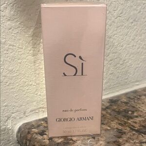 Giorgio Armani Si Eau de Parfum - Classic 1.7 fl oz, Brand new & Seal